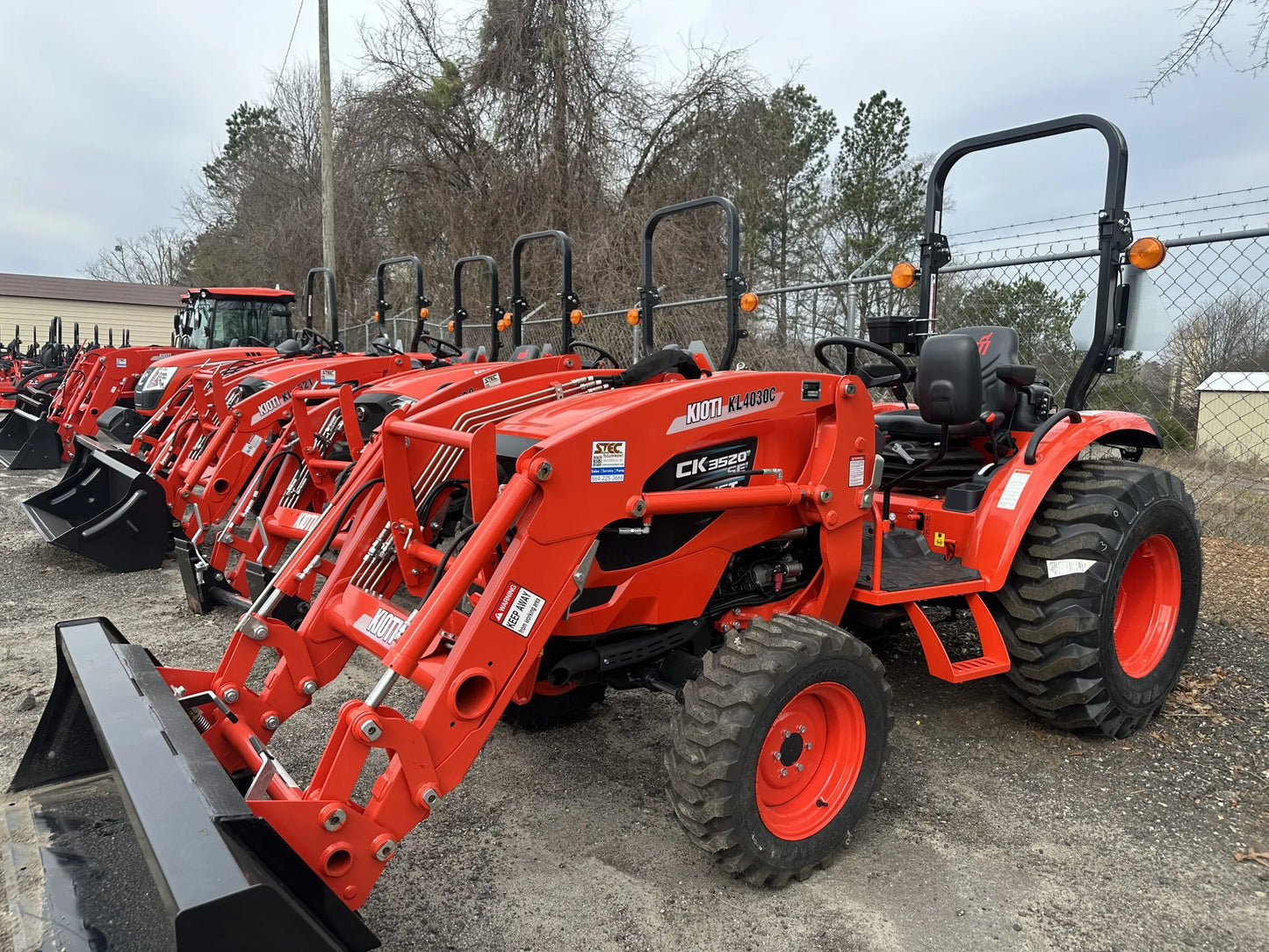 KIOTI | Hydrostatic Tractor with Loader | CK3520SE | 54.5" Width | 34.9 HP | for Agricultural and Landscaping Tasks