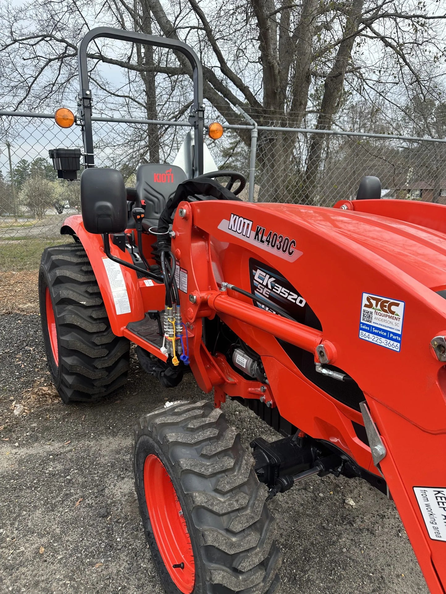 KIOTI | Hydrostatic Tractor with Loader | CK3520SE | 54.5" Width | 34.9 HP | for Agricultural and Landscaping Tasks