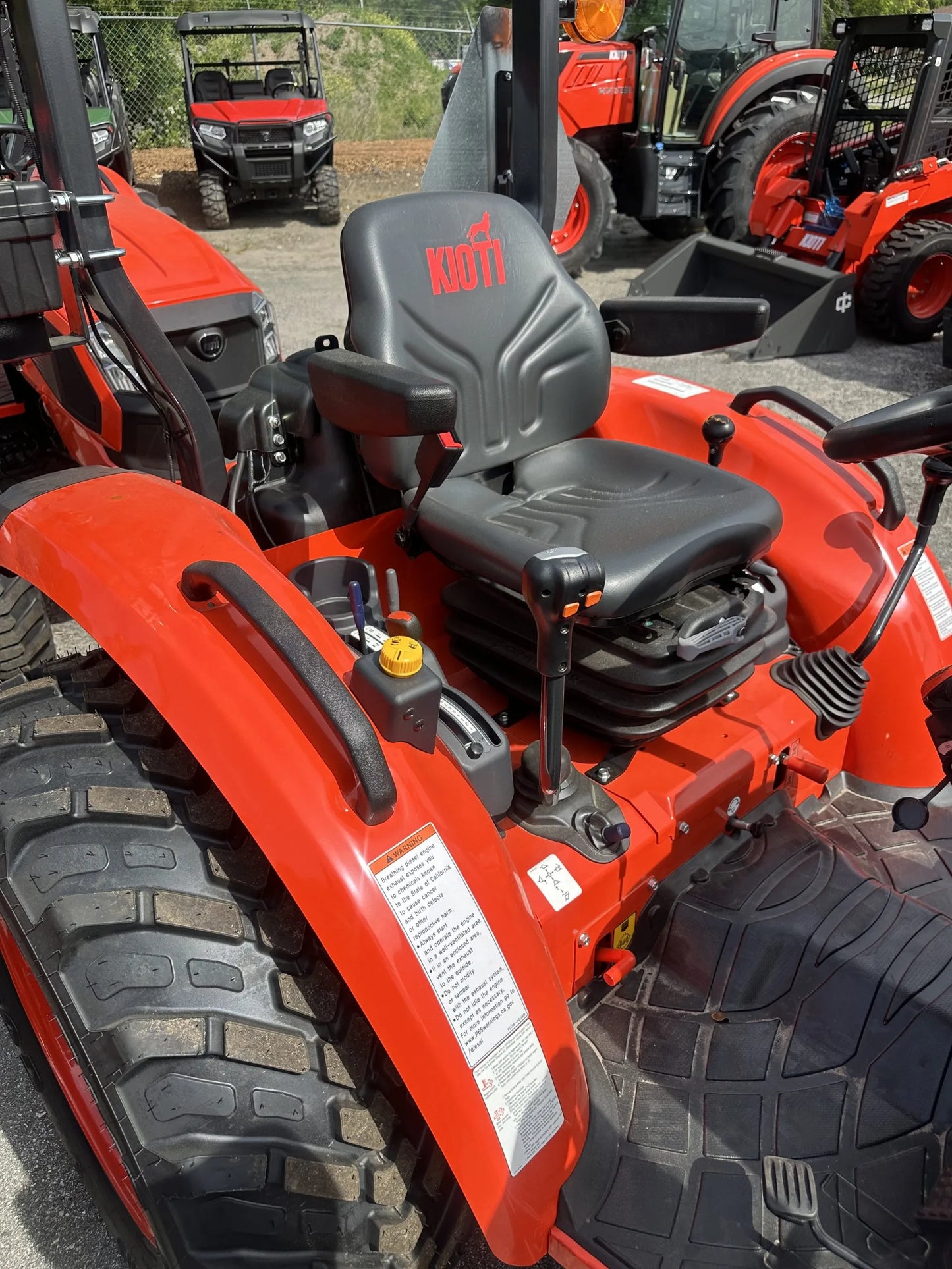 KIOTI | Manual Tractor with Loader | CK3520SE | 54.5" Width | 34.9 HP | For Agricultural and Landscaping Tasks