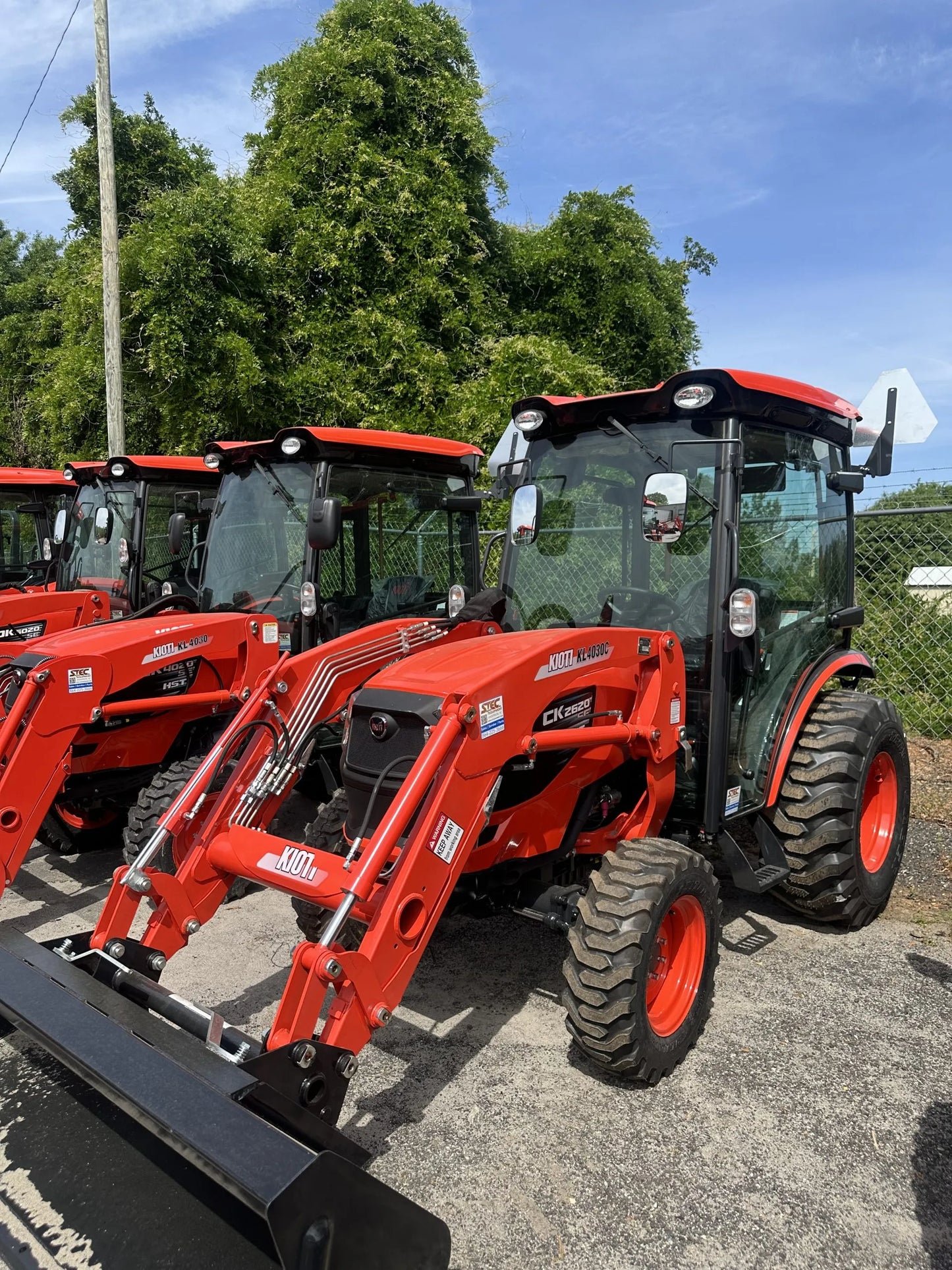 KIOTI | Hydrostatic Cab Tractor with Loader | CK2620SE | 54.5" Width | 24.5 HP | For Agricultural and Landscaping Tasks