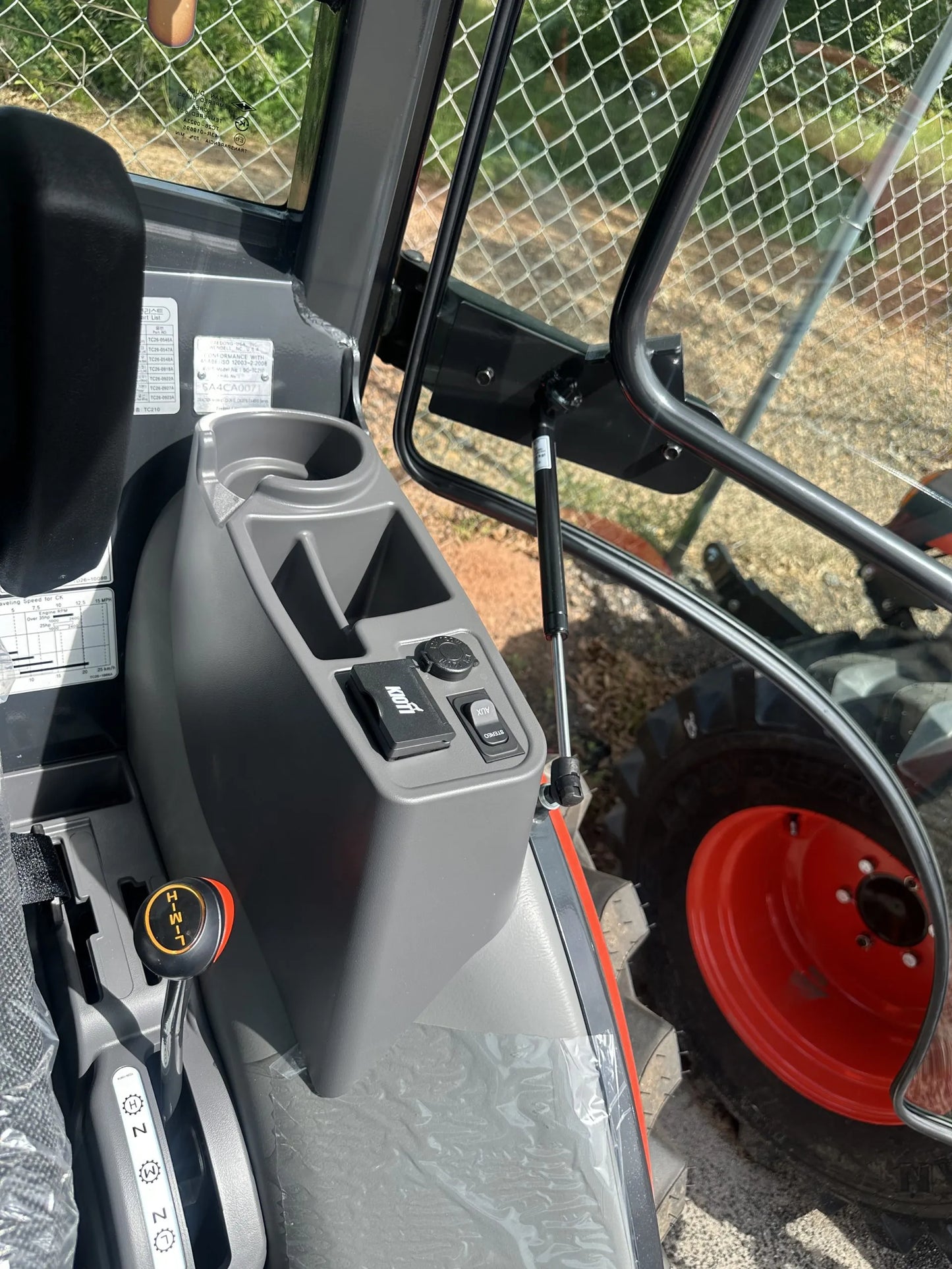 KIOTI | Hydrostatic Cab Tractor with Loader | CK2620SE | 54.5" Width | 24.5 HP | For Agricultural and Landscaping Tasks