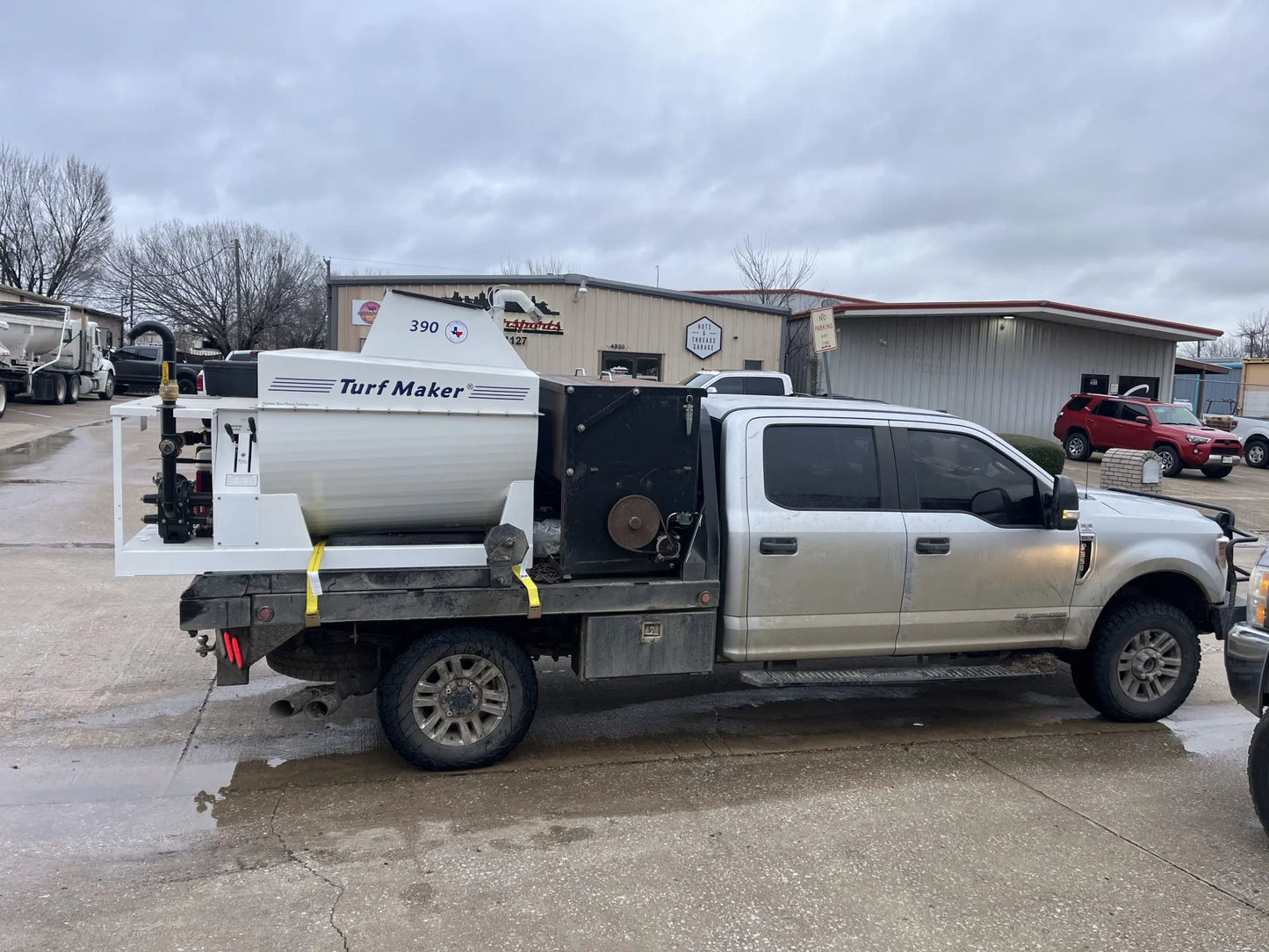 TurfMaker Hydroseeder | Model 390 (Hydraulic) | Total Capacity 390 Gallons | Skid Frame Width 47" | Single Axle Trailer Option