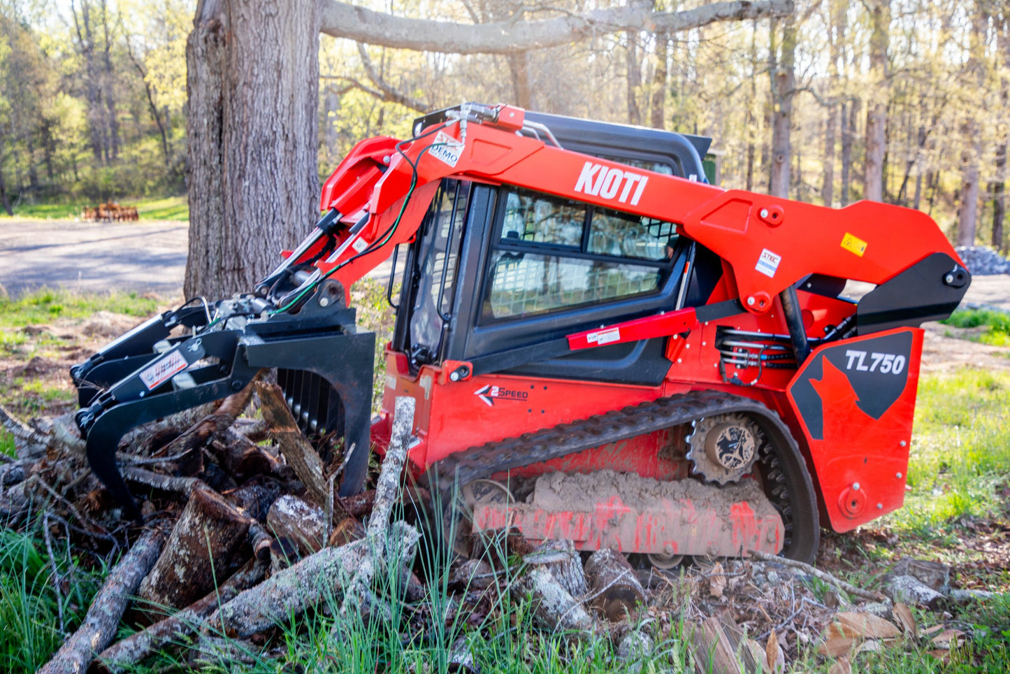 KIOTI Compact Track Loader | Model TL750 Flow+ Cab | Width 70.9" | Length 116.1" | Height with Cab 81.9" | Hydraulic Flow 34 GPM | For Heavy-Duty Tasks