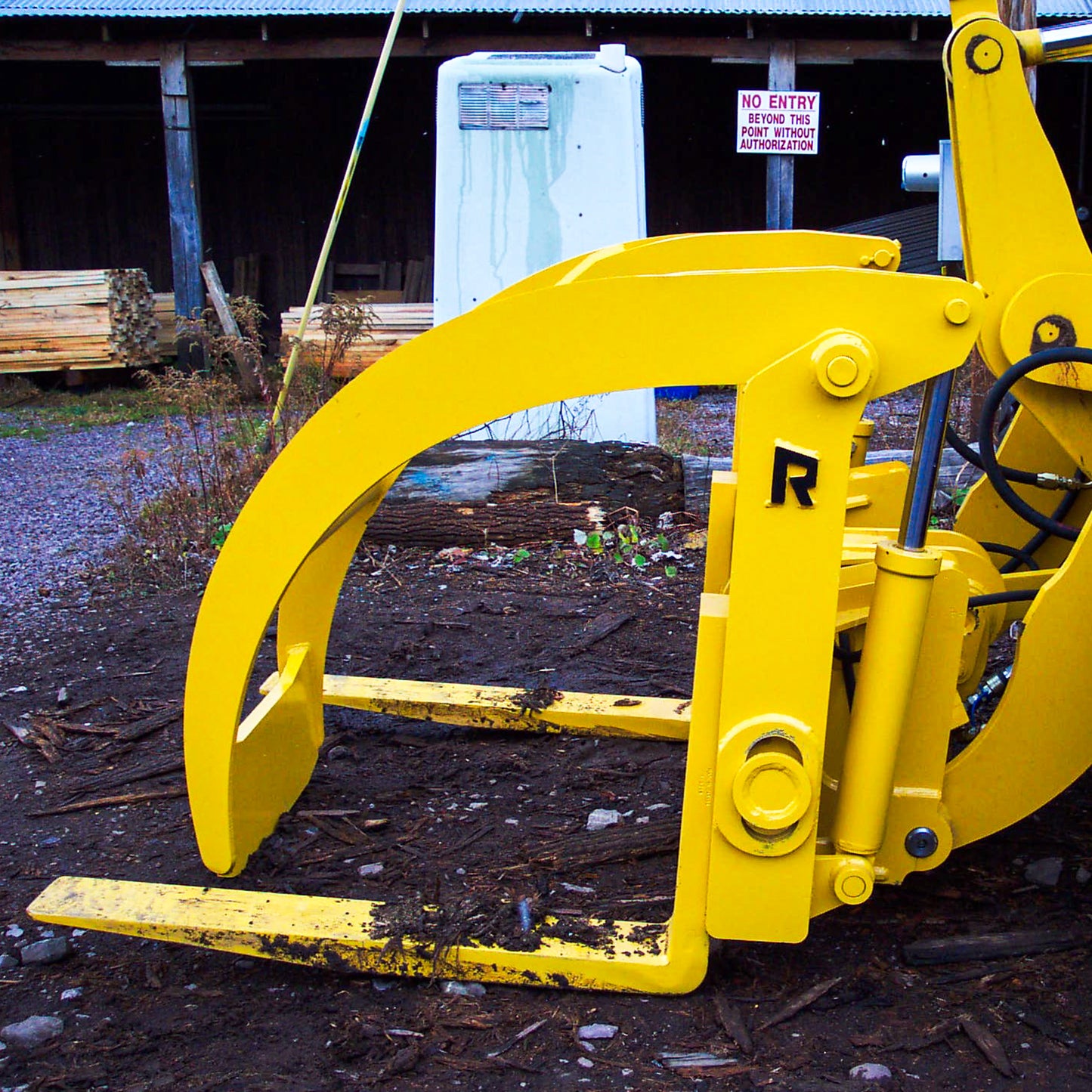 Rockland 90" Width LF Log Forks and Grapple with Adjustable Floating Tines for Loaders