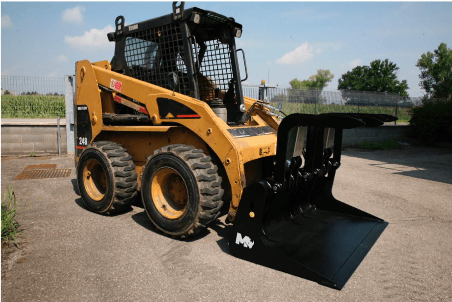 Mazio Industrial Grapple | Width 1250 to 2000 mm | Weight 280 to 380 kg | For Skid Steer Loaders