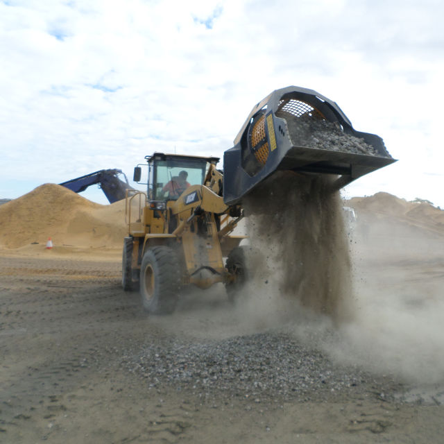 MB Crushers Screening Bucket | Model MB-LS170 S2 | Width 71" | Machine Size 6.5-15 Tons | For Loaders & Backhoe Loaders