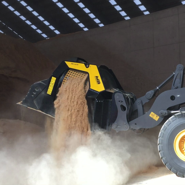 MB Crushers Screening Bucket | Model MB-LS220 S2 | Width 79" | Machine Size 12-25 Tons | For Loaders