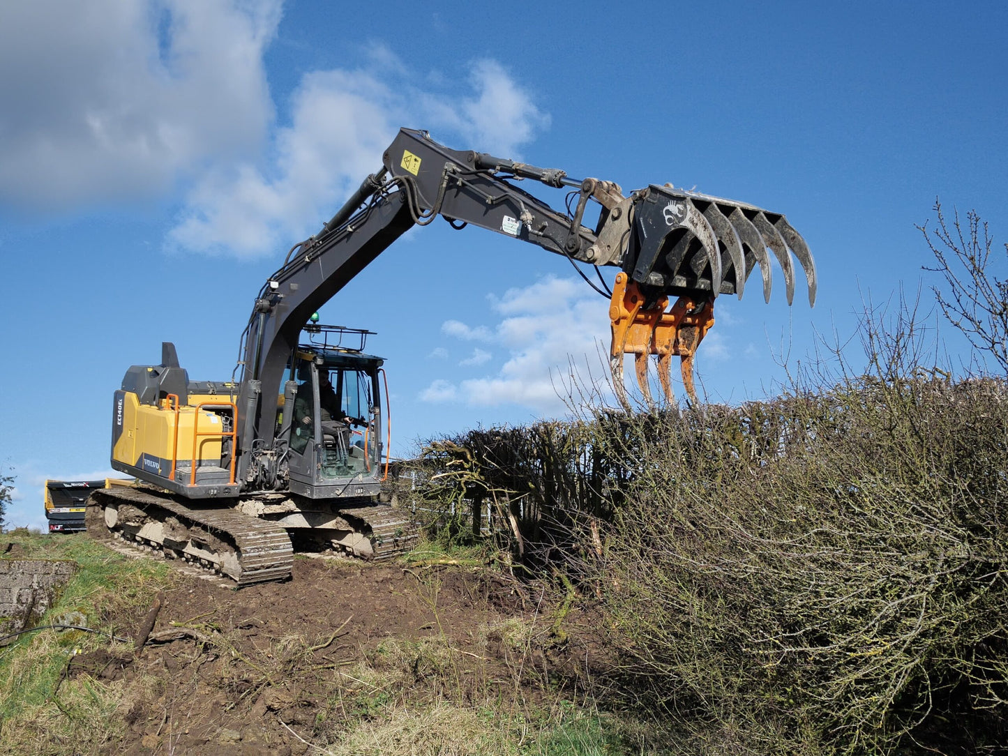 MDE Machinery | Scorpion Grapple | Model S500 To S1900 | Width 26.4" To 75" Inches | Machine Size 1.5 - 55 Tons | For Excavators
