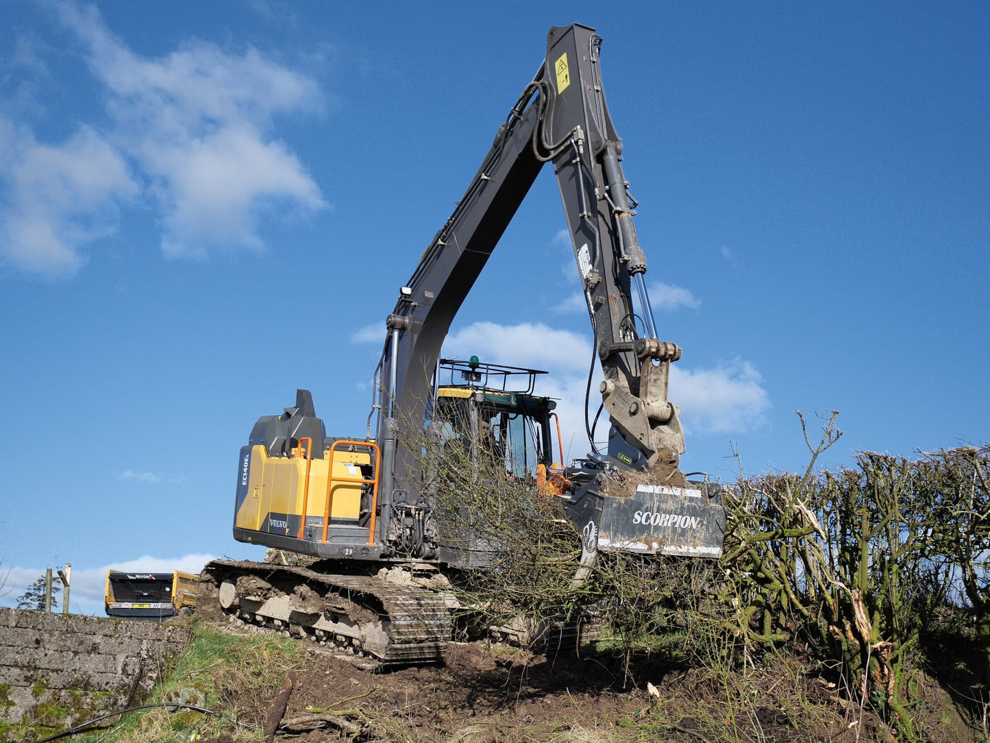 MDE Machinery | Scorpion Grapple | Model S500 To S1900 | Width 26.4" To 75" Inches | Machine Size 1.5 - 55 Tons | For Excavators