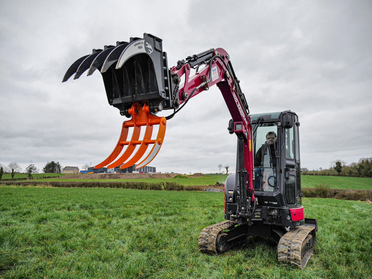 MDE Machinery | Scorpion Grapple | Model S500 To S1900 | Width 26.4" To 75" Inches | Machine Size 1.5 - 55 Tons | For Excavators