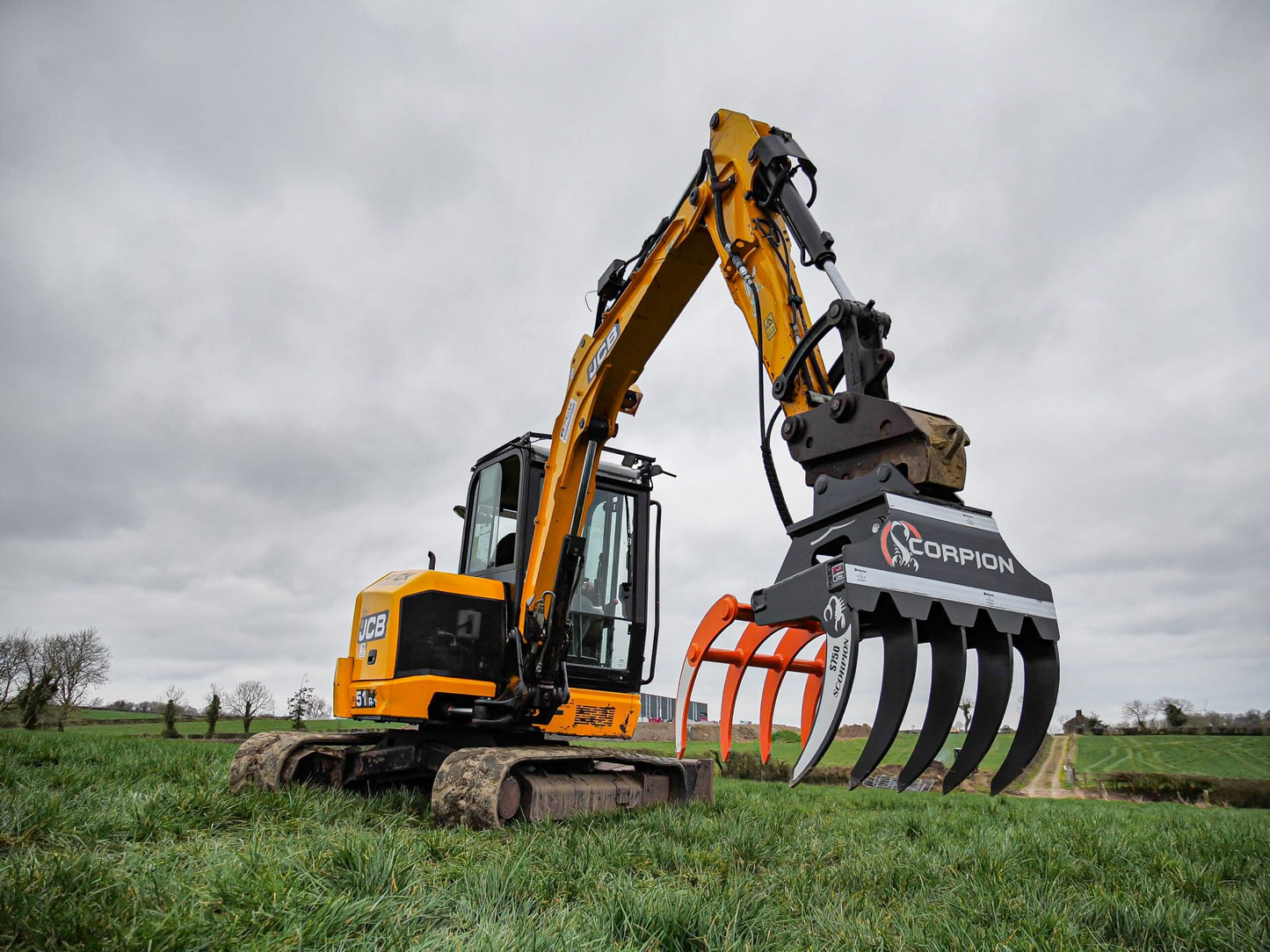 MDE Machinery | Scorpion Grapple | Model S500 To S1900 | Width 26.4" To 75" Inches | Machine Size 1.5 - 55 Tons | For Excavators