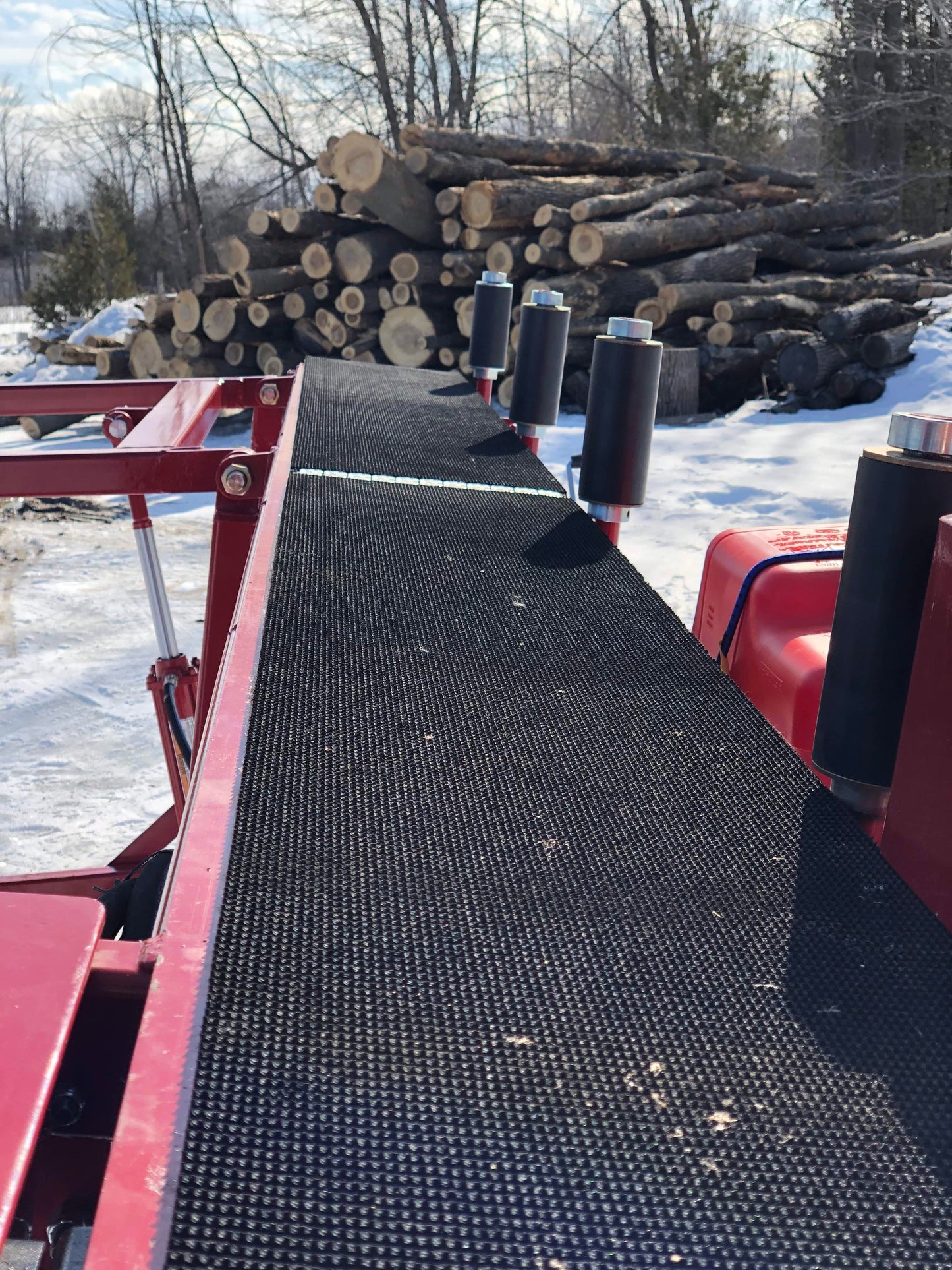 Blacks Creek Firewood Processor | Model 2250 | 17 Gallon Hydraulic Reservoir | 22 Horsepower Honda Engine