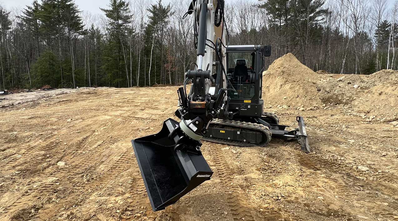 Ragnartech Tilt Rotator Series | TR-04, TR-06 & TR-08 Model | With Digging & Grading Buckets | For Kubota & Bobcat Excavators