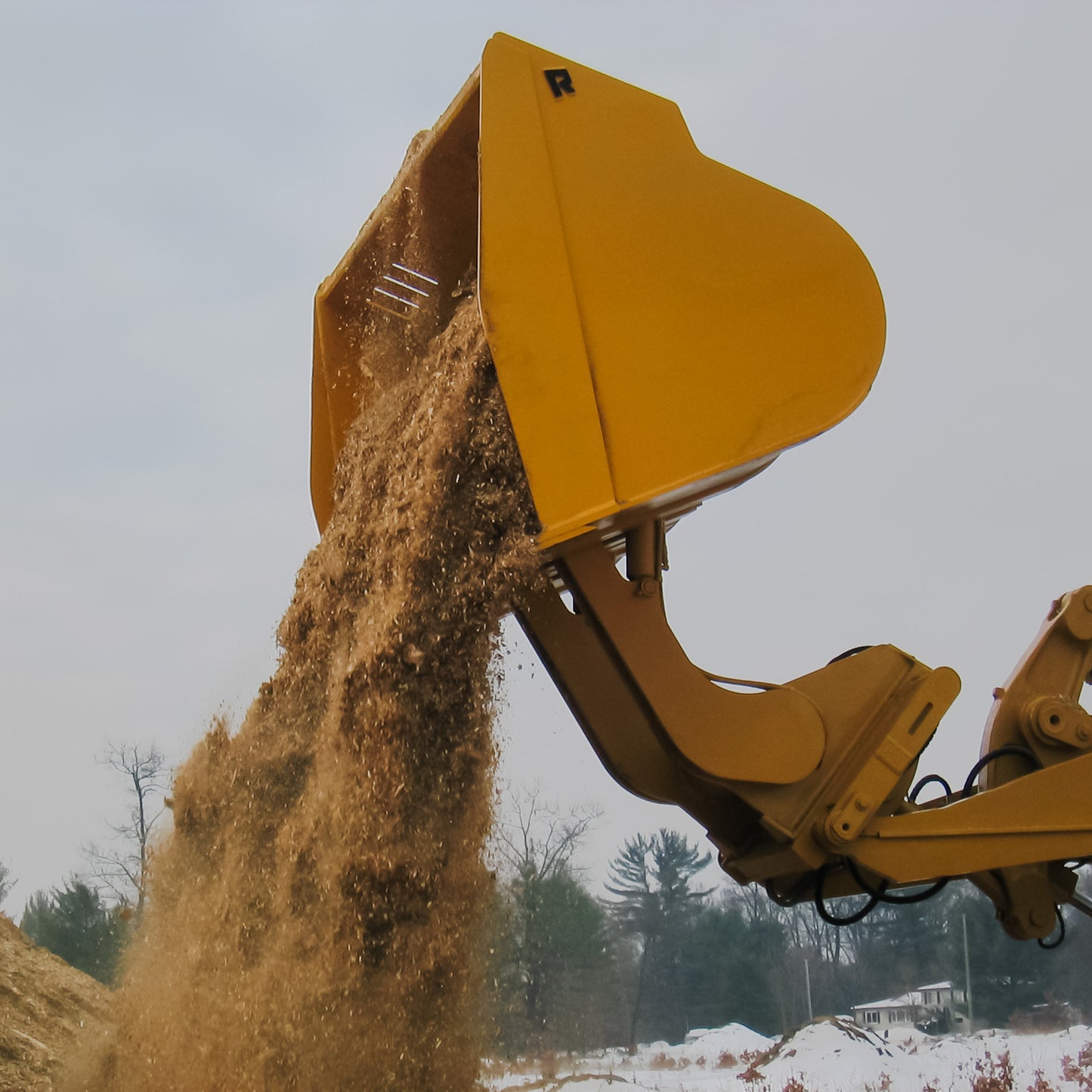 Rockland West Coast Rollout Bucket with Bolt-On Cutting Edges for Loader