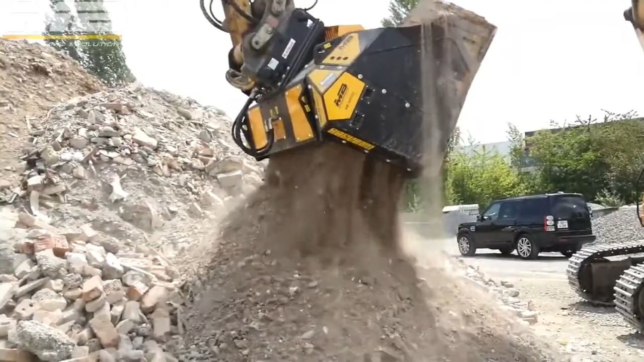 MB Crusher Shafts Screener | Model MB-HDS533 | Overall Width 134" | Machine Size 50–80 Tons | For Excavators