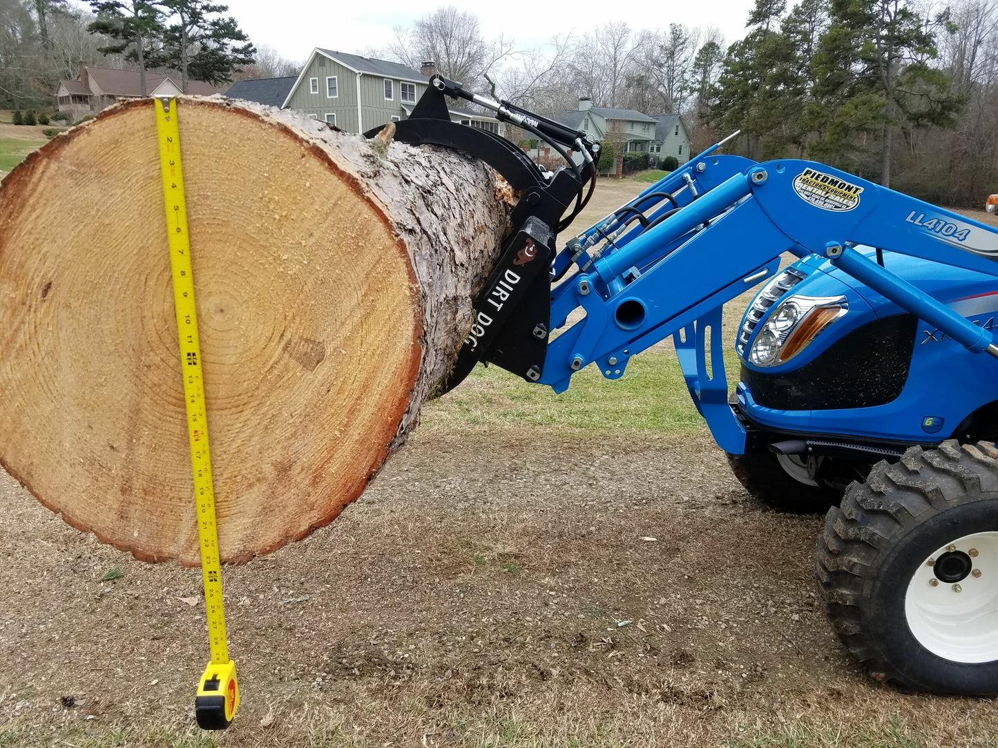 Dirt Dog AGGR Grapple Series | Overall Width 60" & 72" inches | Horsepower 40+ HP | For Tractors
