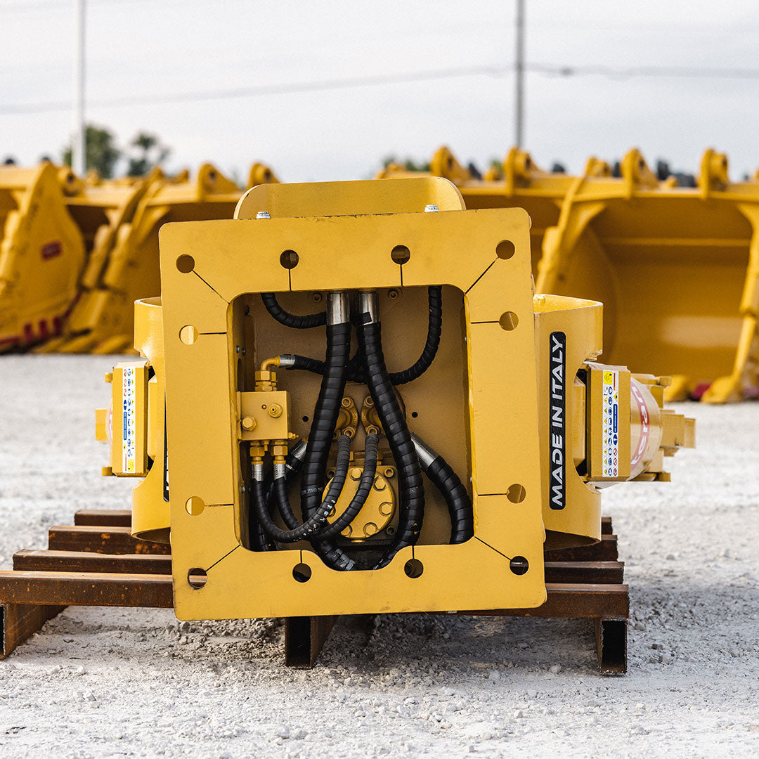 TERAN TDMC18 MULTI SYSTEM WITH CRUSHER JAWS, EXCAVATOR ATTACH