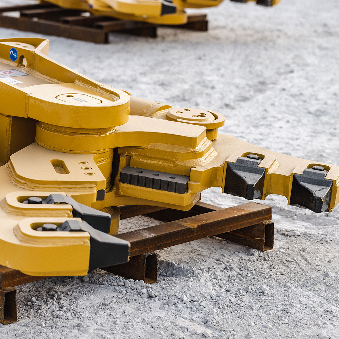 TERAN TDMC18 MULTI SYSTEM WITH CRUSHER JAWS, EXCAVATOR ATTACH