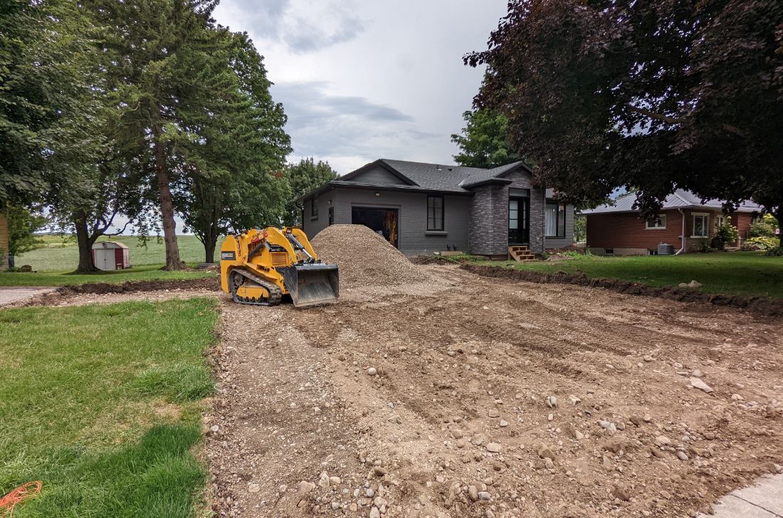 Baumalight Mini Track Loader | Model TRL-620Y (Yanmar Diesel) | Width 40" | Length 72" | Hydraulic Flow Range 10.5 GPM