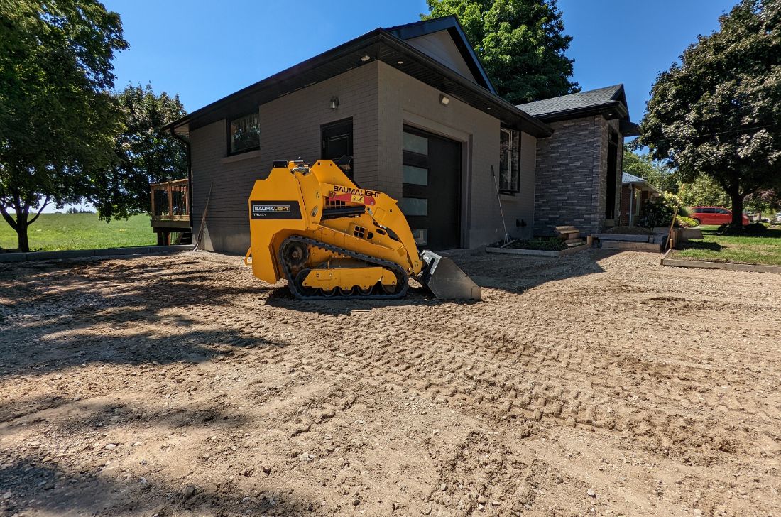 Baumalight Mini Track Loader | Model TRL-620Y (Yanmar Diesel) | Width 40" | Length 72" | Hydraulic Flow Range 10.5 GPM
