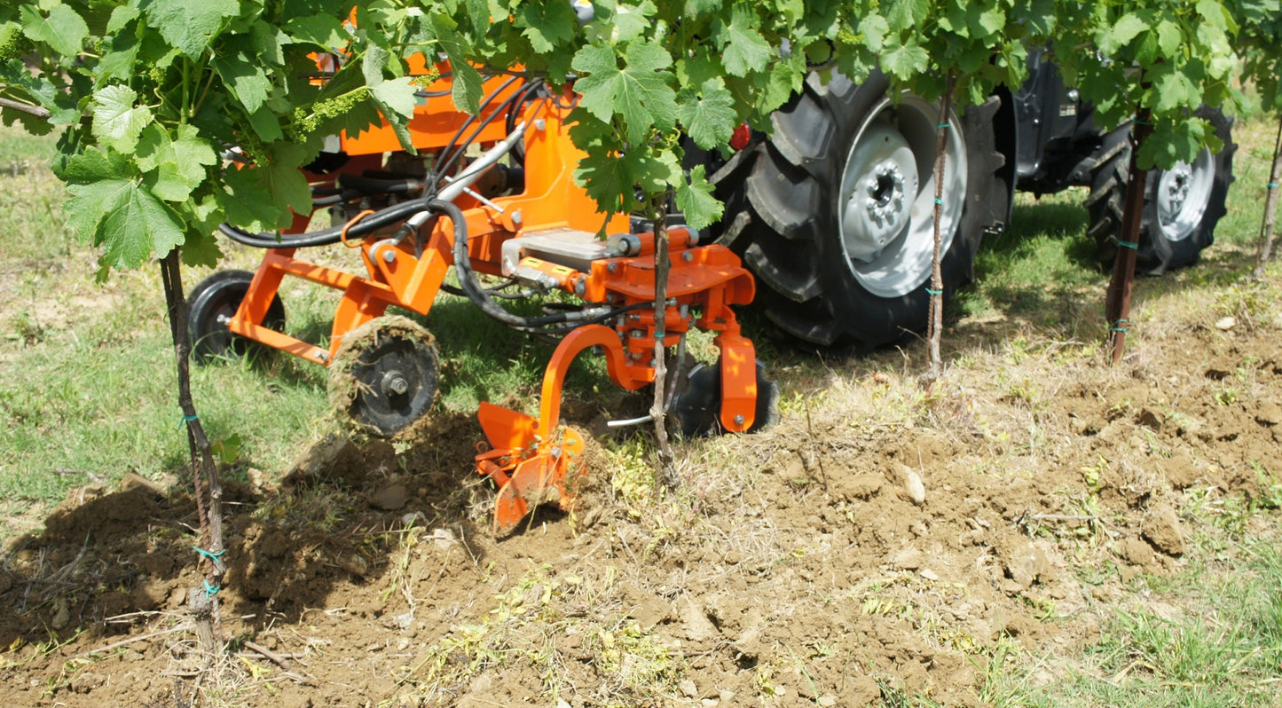 Rinieri Single Turbo with Plough | Row Width 67"-236" inches | Horsepower 40-80 HP | For Tractor