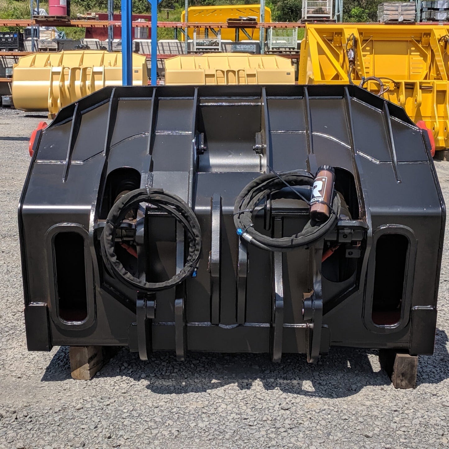 Rockland Underground Ejector Bucket | Hydraulic Ejection System | AR400 Plate | For Loaders