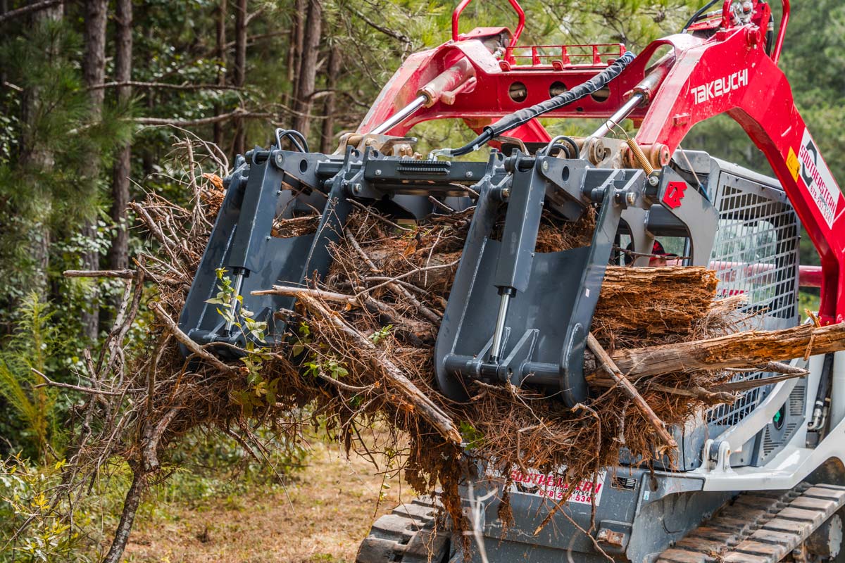 Solesbee’s | Heavy Duty Grapple | Models SSG Series | Width 72" & 84" Inches | Hydraulic Flow 15 To 25 GPM | For Skid Steer