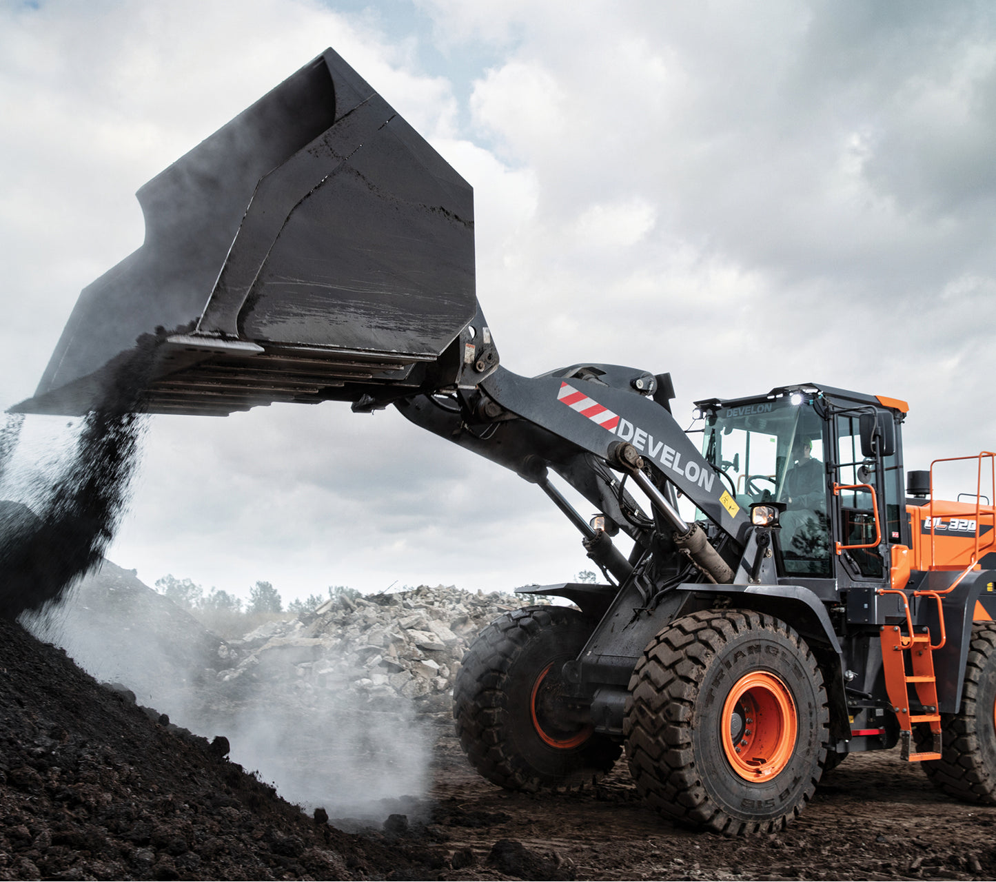 Develon | Wheel Loader | Model DL320-7 | Width 9' 6.9" | Horsepower 270.9 HP | For Construction, Material Handling, & Agriculture
