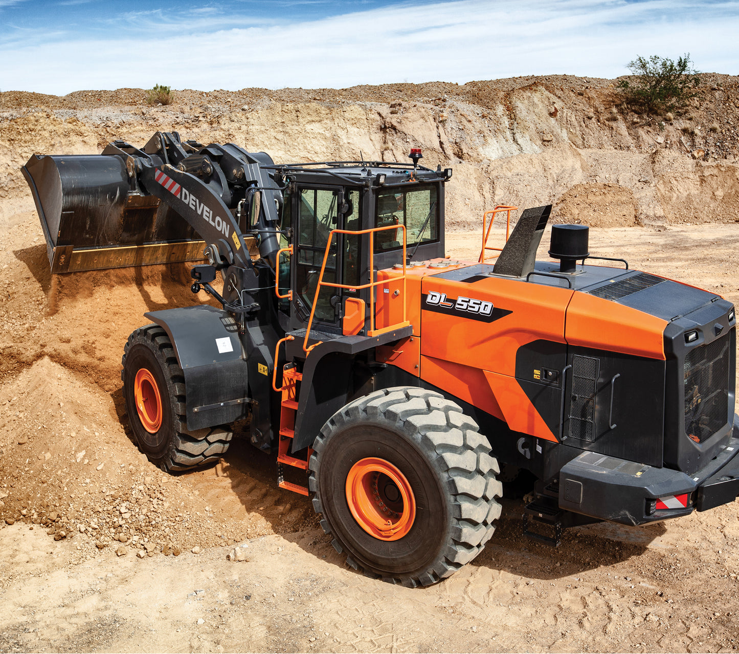 Develon | Wheel Loader | Model DL550-7 | Width 11' 2.1" | Horsepower 379.5 HP | For Quarry, Mining, Demolition & Industrial Operations
