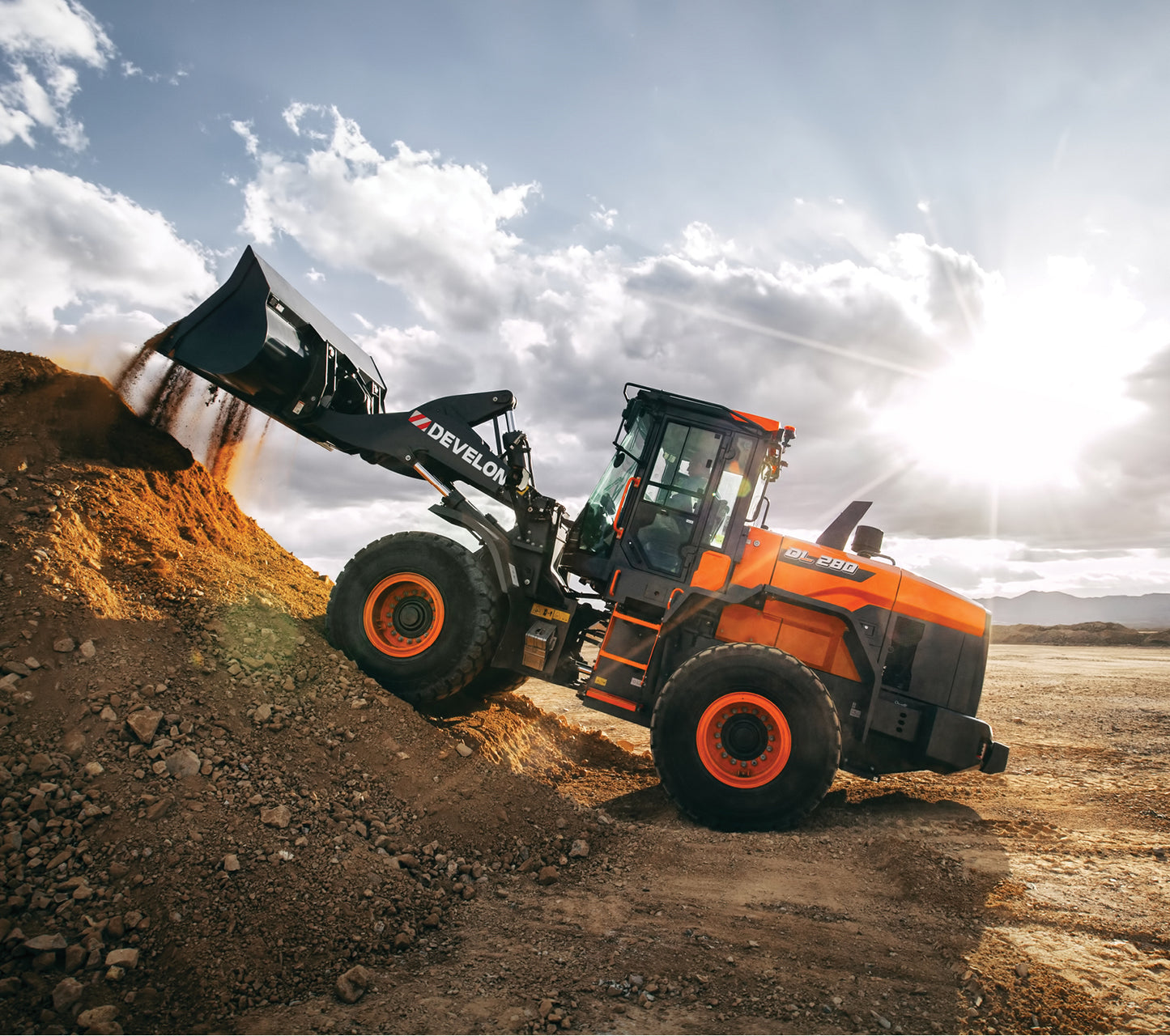 Develon | Wheel Loader | DL280-7 | Width 8' 11.9" | Horsepower 189.1 HP | For Heavy-Duty Construction, Recycling, & Material Handling