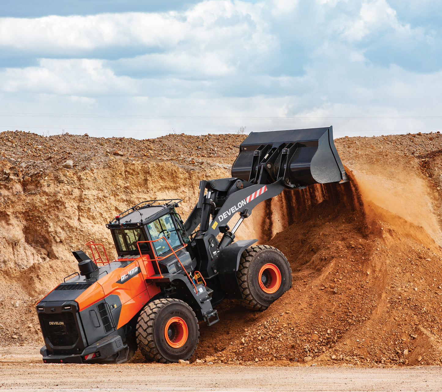 Develon | Wheel Loader | Model DL480-7 | Width 10' 9.9" | Horsepower 344.6 HP | For Heavy-Duty Construction, Mining & Material Handling