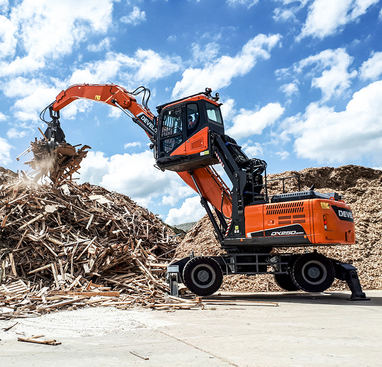 Develon | Material Handler | Model DX250WMH-5 | Reach 35' 1" | Loading Height 39' 8" | 186 hp | 27.4 Tons | For Scrap, Waste & Logging