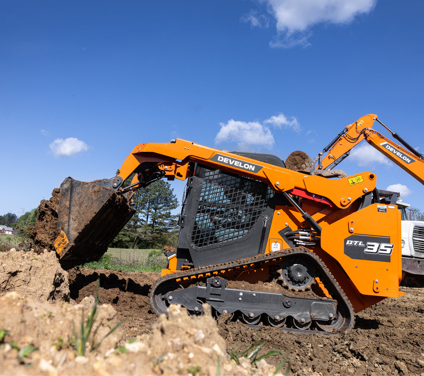 Develon | Compact Track Loader | Model DTL35 | Capacity 1.9 Tons | Horsepower 115.3 HP | For Construction, Landscaping, & Material Handling