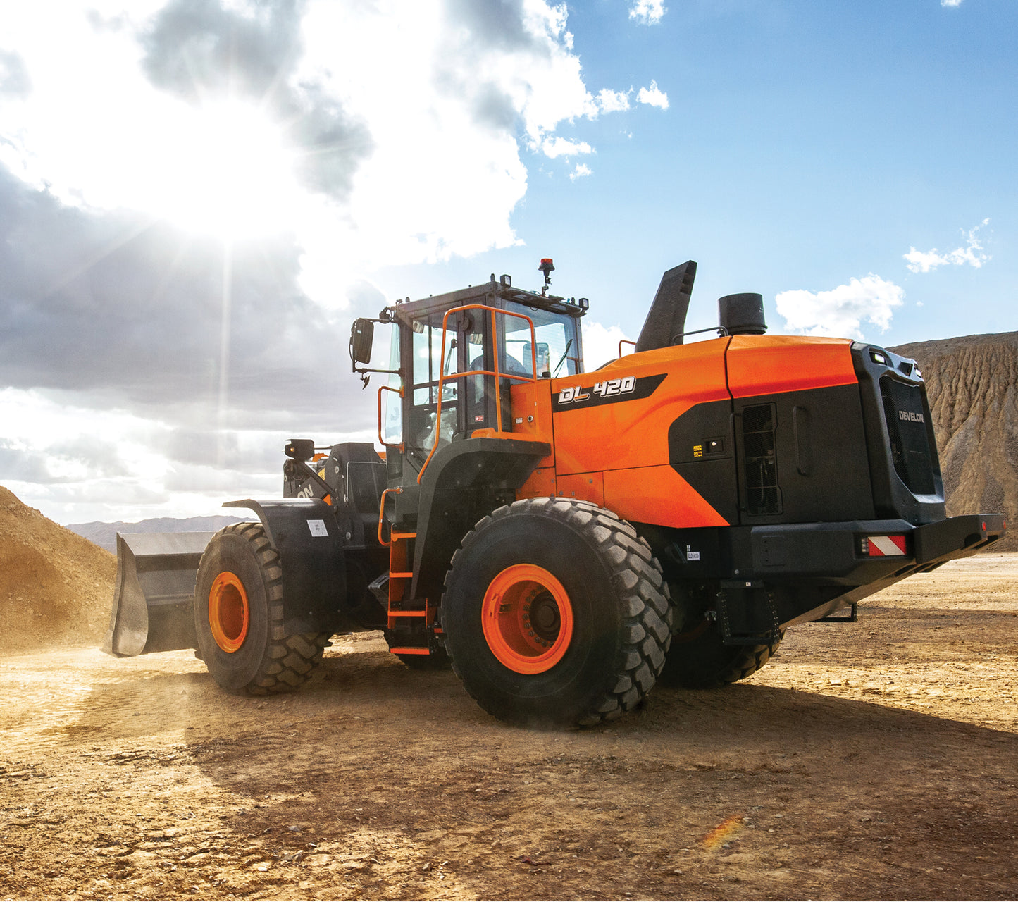 Develon | Wheel Loader | Model DL420-7 | Width 10' 8.7" | Horsepower 344.6 HP | For Construction, Quarry, Mining & Heavy Material Handling