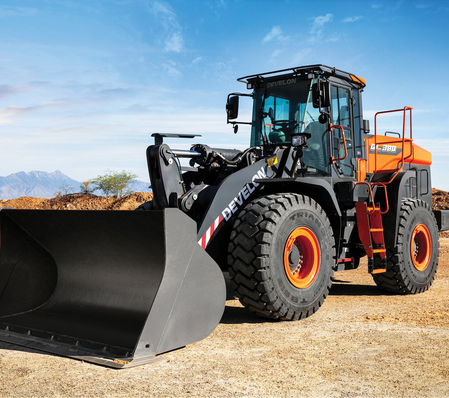 Develon | Wheel Loader | Model DL380-7 | Width 10' 2.4" | Horsepower 270.9 HP | For Heavy Lifting in Construction, Mining, & Material Handling