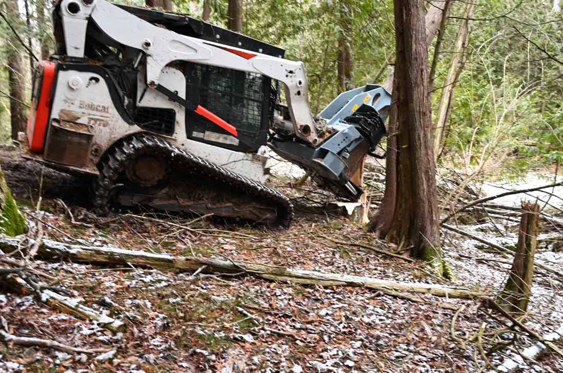 Baumalight Horizontal Tree Shear | Model ISH-918G | Limb Size 18" | Hydraulic Flow 20 To 70 GPM | For Skid Steers