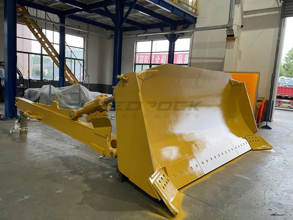 Bedrock Attachments Heavy-Duty SU Blade | Model BBD8TSU-1 | Width: 159.4" | Weight: 4600 kg | For Bulldozer
