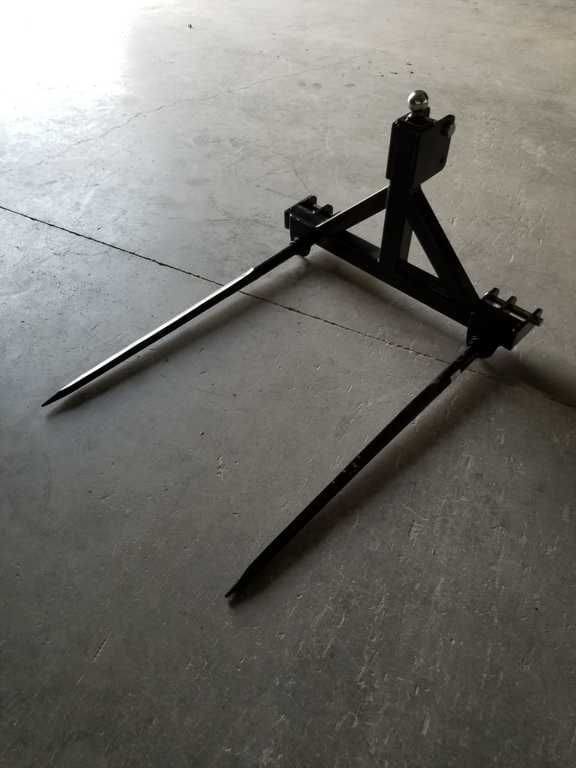 Global Equipment Apache 3PT 2 Bale Spear | Model 3PT | Dual Spears 49" | 30–50 HP | For Tractor