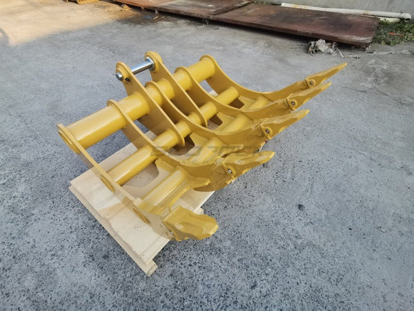 Bedrock Attachments Rake | Model EK-313 | Width 65" | Pin Size 65mm | Weight 830kg | For Excavator