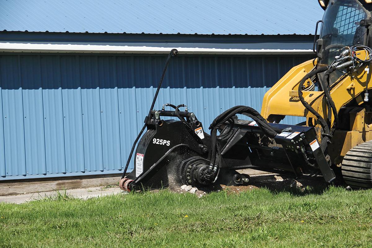 Erskine Pavement Saw Series | Overall Width 67" inches | Flow Rate 22-40 GPM | For Skid Steers