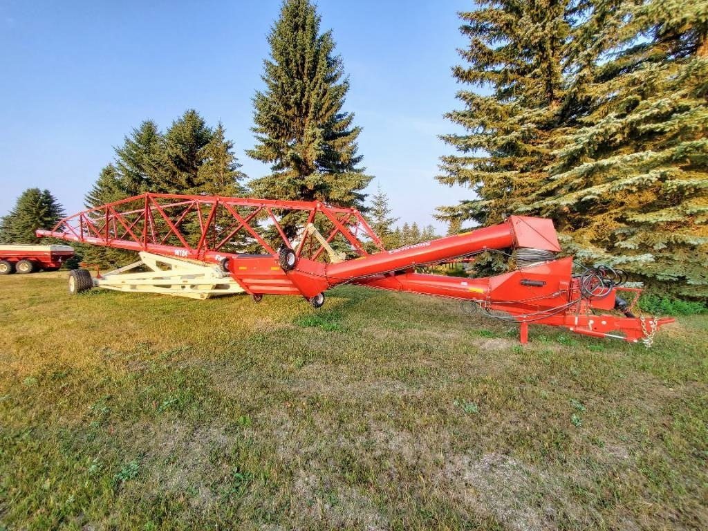 Farm King Back-saver Grain Auger | Model 16124 | Size 16" x 124' | Multi-flighting Hopper | 175 HP | For Tractors