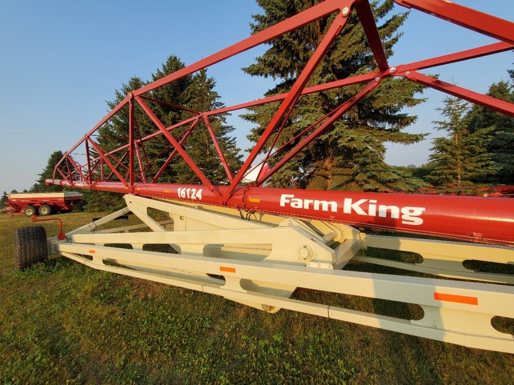 Farm King Back-saver Grain Auger | Model 16124 | Size 16" x 124' | Multi-flighting Hopper | 175 HP | For Tractors