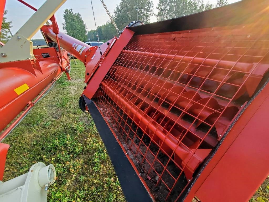 Farm King Back-saver Grain Auger | Model 16124 | Size 16" x 124' | Multi-flighting Hopper | 175 HP | For Tractors