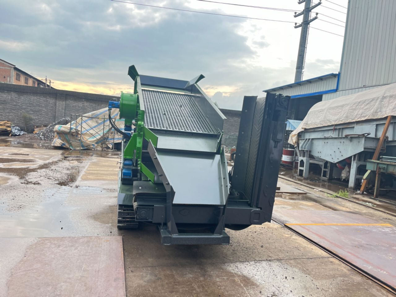 Upsen Mobile Scalping Screener | Model UYK221 | Kubota Diesel Engine 25 HP | Max Feed Size 200 mm