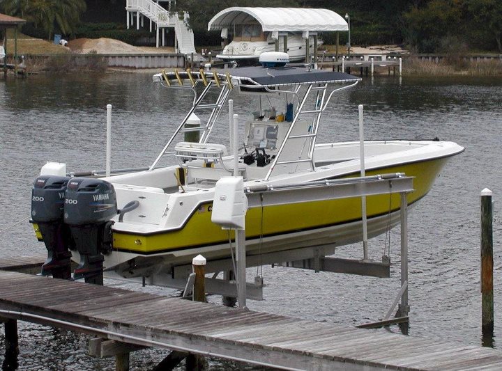 Boat Lift Distributors | Storm Surge | SS 6,000 LB Free Standing Lake Lift | Model SKU00007 | Lift Capacity 6,000 lbs | 1 HP TENV Motor | For Lakefront Boats & Bays
