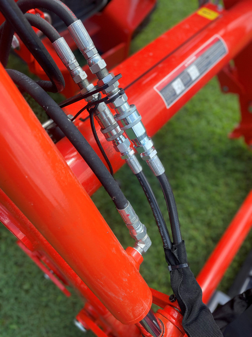 Farm-Maxx Root Grapple | Width 54", 60", 66" & 72" inches | Single & Dual Cylinder | For Tractor