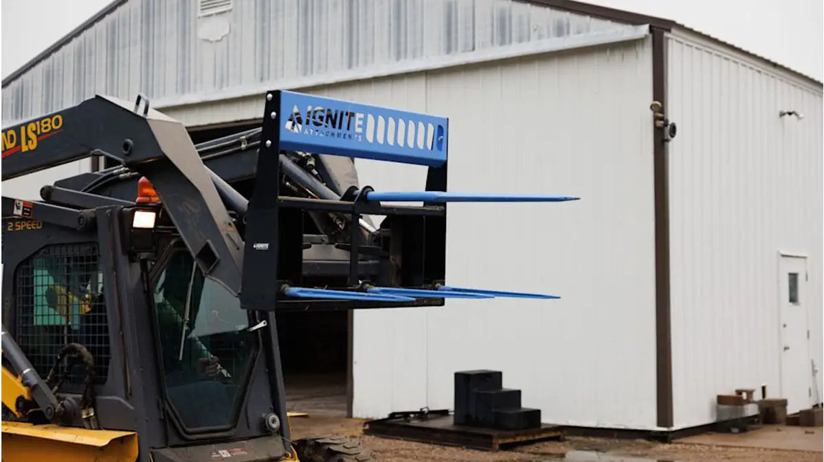 Ignite Attachments Combo Bale Spear | SKU 46895918 | Width 45" | Oil Flow Range 15–25 GPM | For Skid‑Steer Loaders