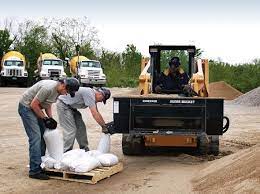 Danuser Auger Bucket W/HD Motor Mixing/Discharge | Width 21.5" inches | Hydraulic Flow 12 GPM | For Skid Steers