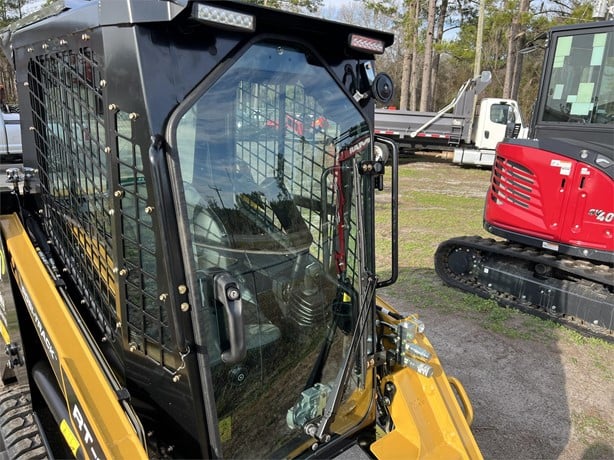 ASV Skid Steer With 48" Bucket | 2025 Model POSI-TRACK RT40 | 13.3 GPM | 38.2 HP | For Compact Equipment Applications