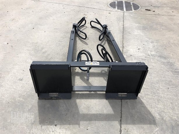 ProLine™ GRABBER™ Tree Planting Equipment | Model 20/36 | Rootball Size 14"-54" | Hydraulic Attachment | Oil Flow Range 15-25 GPM | For Skid Steer
